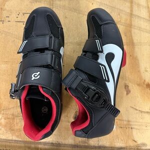 Peloton cycling shoes - women’s 39